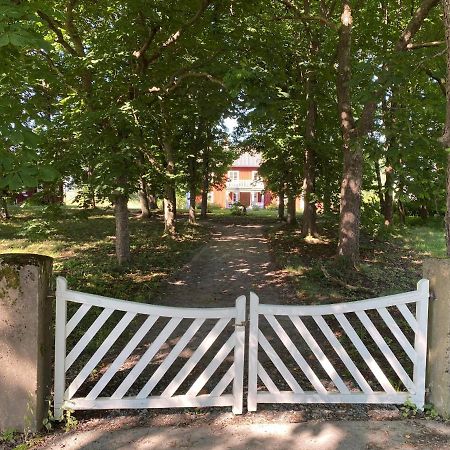 Segerstadsby Gardshotell Ab Vålberg Exterior foto